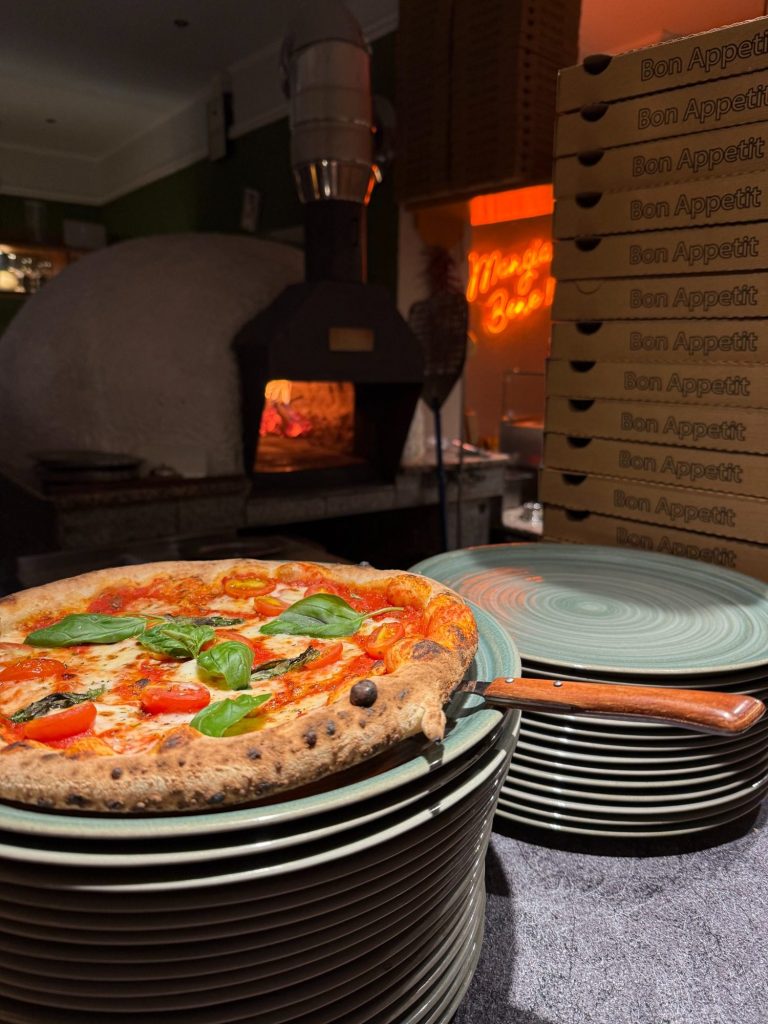 Pizza ist Geschmack, Pizza ist Farbe, Pizza ist Wärme. Pizza ist Zuhause!